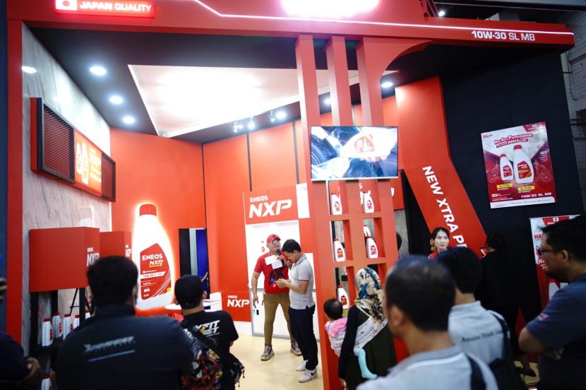 Booth ENEOS NXP di PRJ 2023, selain dapat informasi edukatif terkait oli yang cocok buat mesin motor matic, ada banyak game seru.