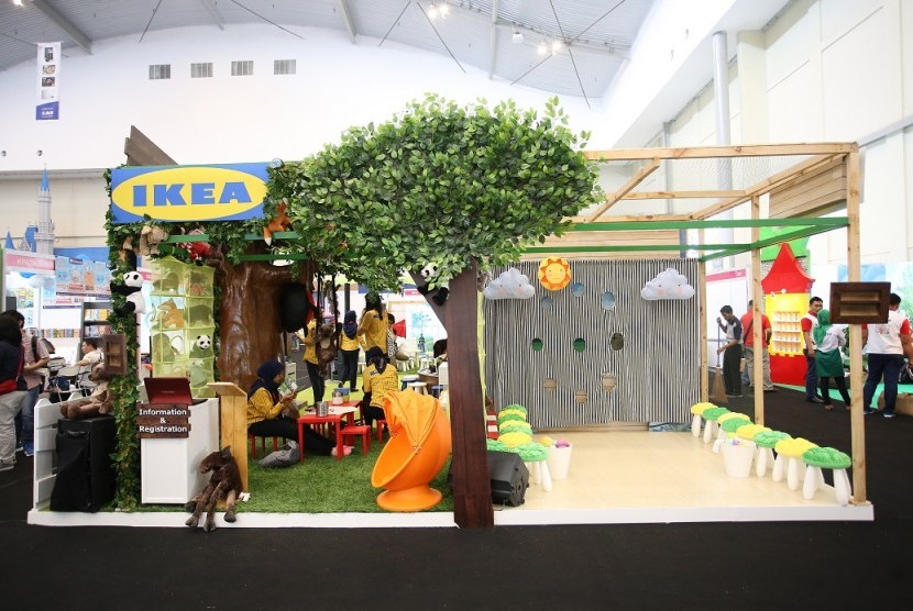 Booth IKEA di Jakarta Kids Fair.