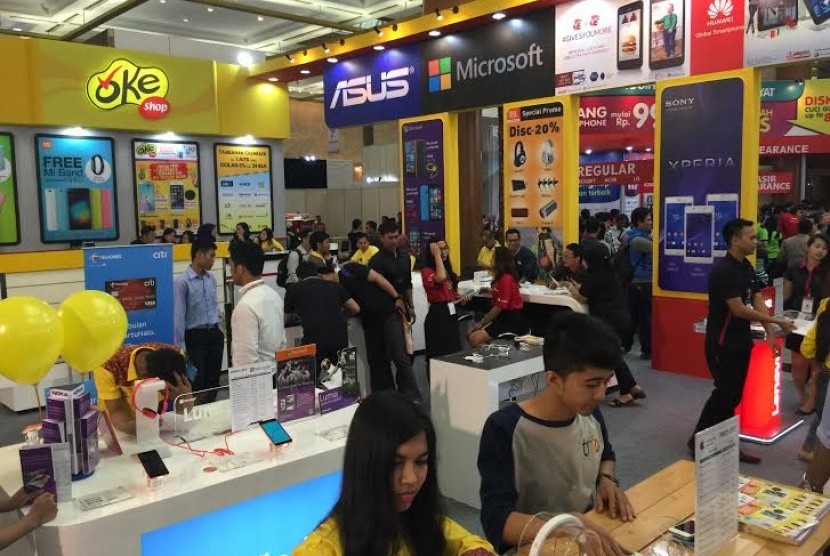 Booth Okeshop di Indonesia Cellular Show 2015