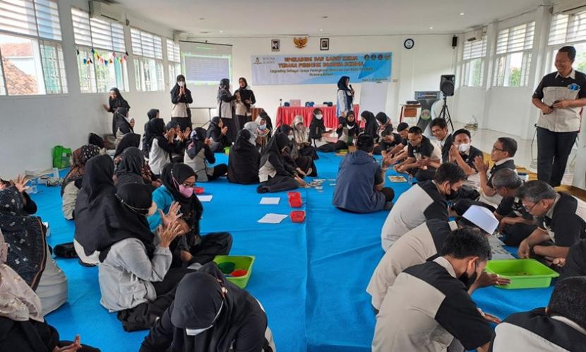 Bosowa School menggelar rapat kerja (raker) dan upgrading tenaga pendidik awal semester ke-2 tahun 2022-2023, pada 2-6 Januari 2023.  Kegiatan itu dilaksanakan secara online dan diikuti jaringan Bosowa School yang berada di Bogor, Cilegon dan Makassar.