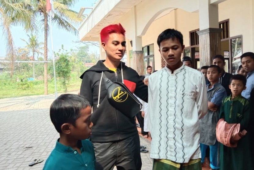 Bosque Baim Wong saat silaturrahim ke Pesantren Darul Qur'an Al-Kautsar Cibinong, Bogor.