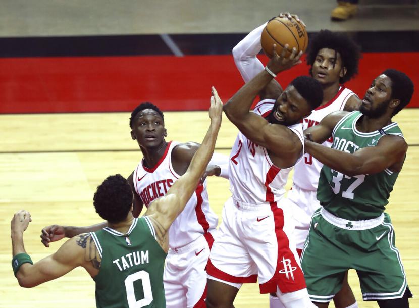 Boston Celtics memetik kemenangan 134-107 atas Houston Rockets.