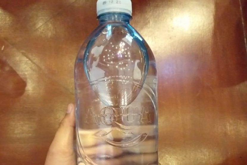 Produsen Air Kemasan Segera Rilis Botol Plastik Daur Ulang | Republika  Online