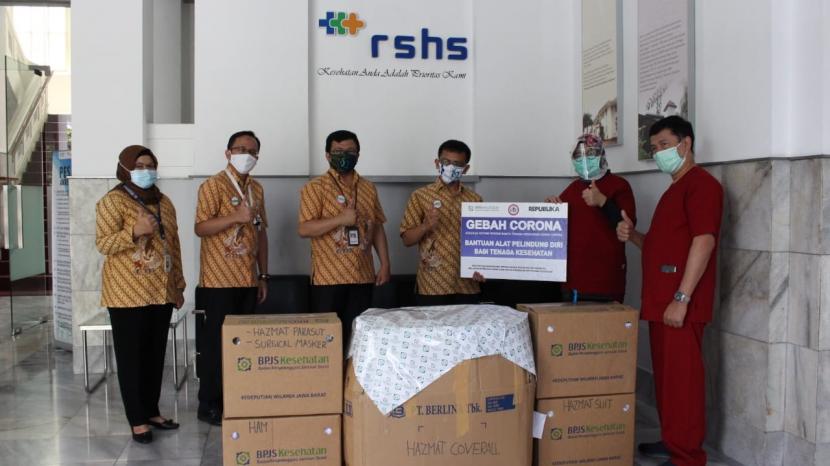BPJS Kesehatan Bandung-Republika Serahkan APD ke RSHS