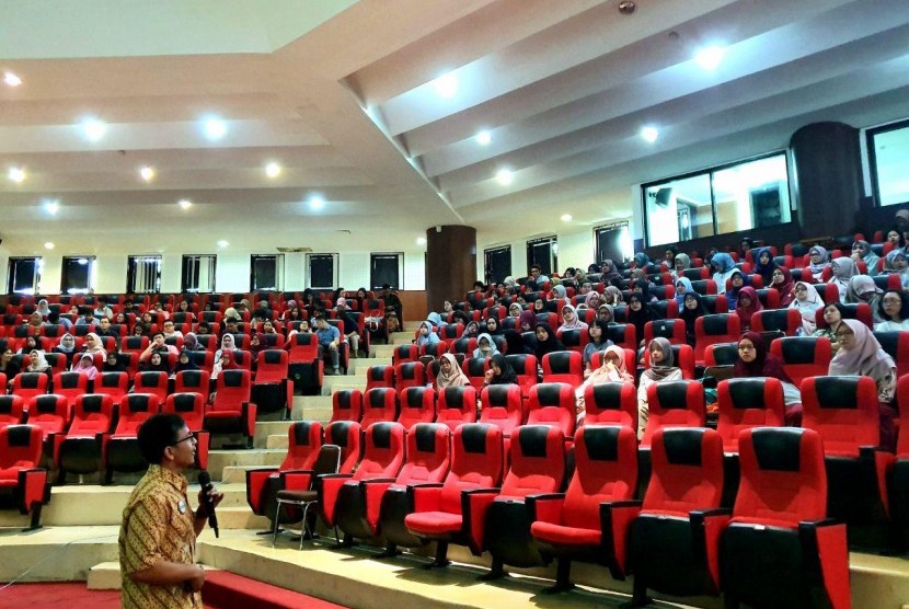   BPJS Kesehatan Cabang Bandung memberikan materi pembekalan kepada lulusan profesi dokter dari Fakultas Kedokteran Universitas Padjadjaran, belum lama ini.