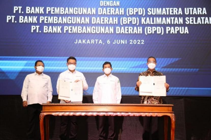 BPJS Kesehatan resmi menjalin kerja sama dengan bank milik pemerintah daerah untuk meningkatkan mutu layanan.