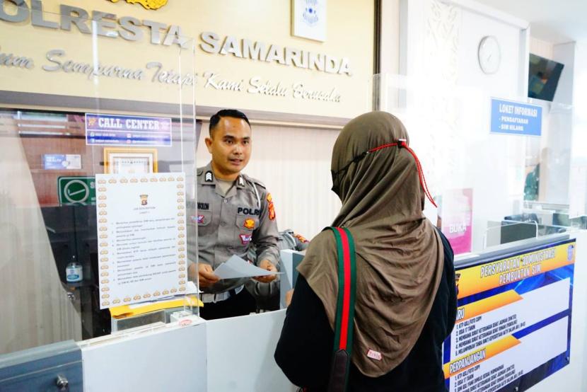 BPJS Kesehatan secara berkala terus melakukan evaluasi terhadap penerapan Peraturan Polisi Nomor 2 Tahun 2023 tentang penyertaan kepesertaan JKN aktif bagi para pemohon Surat Izin Mengemudi (SIM). 