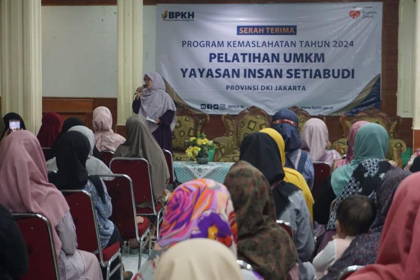 BPKH melalui mitra Kemaslahatan Rumah Zakat, mengadakan pelatihan UMKM dengan menggandeng Yayasan Insan Setiabudi untuk mengadakan pelatihan UMKM.