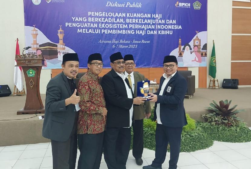 BPKH menggelar diskusi publik dengan tema pengelolaan keuangan haji yang berkeadilan, berkelanjutan dan penguatan ekosistem Perhajian Indonesia melalui pembimbing haji dan KBIHU di Asrama Haji Bekasi, Jawa Barat.