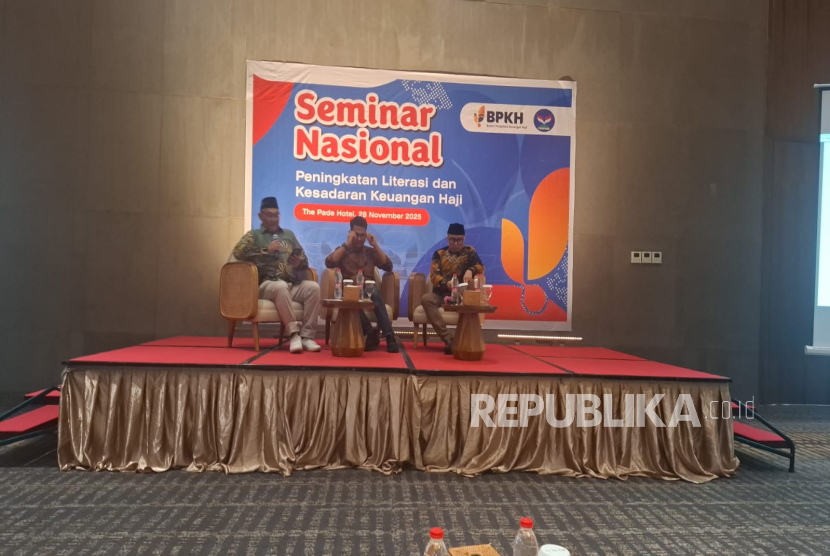 BPKH menyampaikan tentang transparansi dan keamanan pengelolaan dana haji dalam diseminasi di Banda Aceh, Jumat (28/11/2025). 