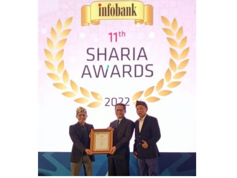 BPRS Botani Bina Rahmah raih penghargaan pada Islamic Finance Summit (IFS) 2022.