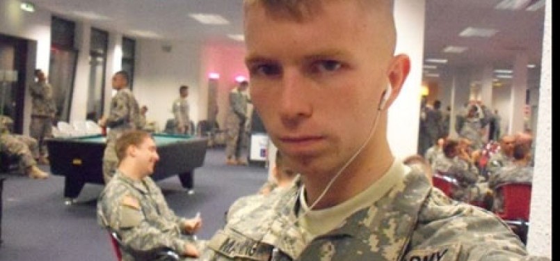 Bradley Manning (kanan)