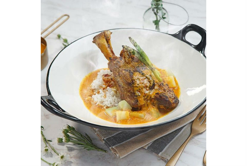 Braised lamb shank curry, salah satu menu yang tersedia di House of Grill Plaza Indonesia.