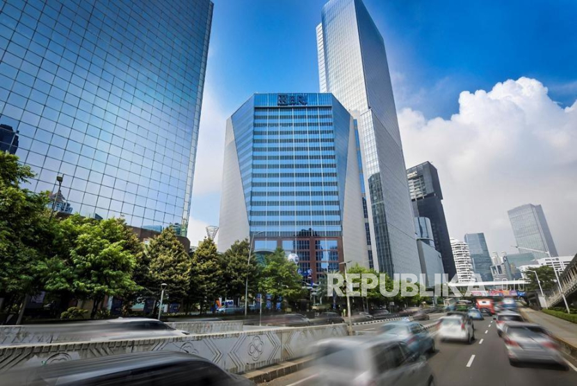 Konsisten Cetak Kinerja Unggul, BRI Raih 2 Penghargaan Bergengsi pada Indonesia Economic Summit 2025