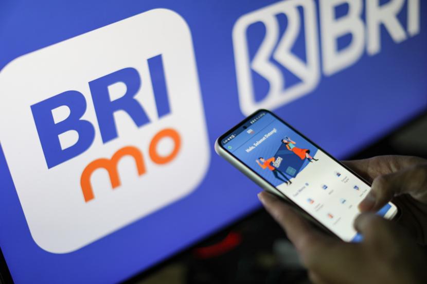 BRI melalui aplikasi BRImo kini mempermudah proses transfer uang.