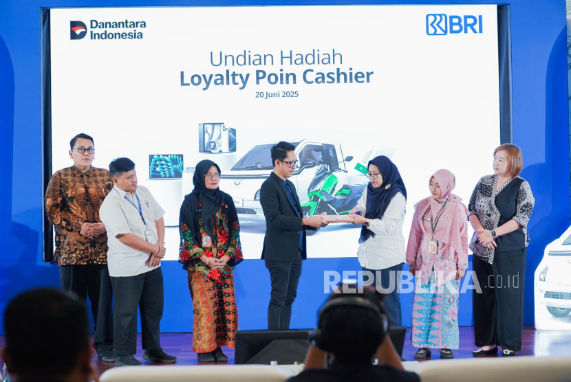 BRI membangun keterikatan jangka panjang dengan para merchant melalui Loyalty Poin Cashier 2025. Beragam hadiah dari mobil listrik hingga jam tangan pintar dibagikan untuk para merchant.
