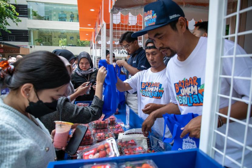 BRI menggelar Bazaar UMKM BRILiaN di Kantor Pusat BRI, Jakarta (18/10/2024). 