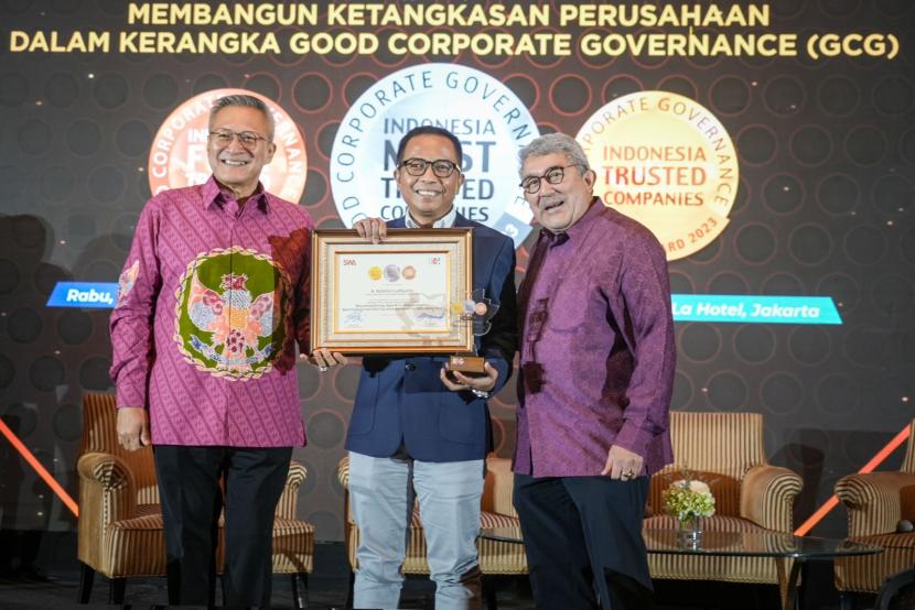 BRI meraih penghargaan Indonesia Most Trusted Company dalam ajang Indonesia Good Corporate Governance Award 2023 (CGPI Award 2023) yang diselenggarakan oleh IICG dan SWA Media Group.