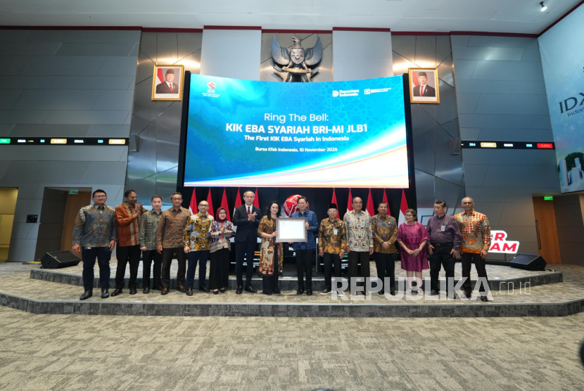 BRI-MI mencatatkan produk KIK EBA Syariah di Bursa Efek Indonesia. Ini menjadi tonggak penting pengembangan investasi syariah di pasar modal nasional, 