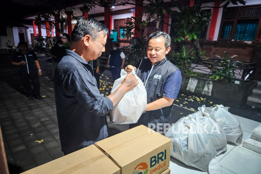 BRI Peduli bergerak cepat menyalurkan bantuan kepada korban banjir di Bali dan NTT untuk meringankan beban mereka sekaligus mempercepat pemulihan pasca bencana.