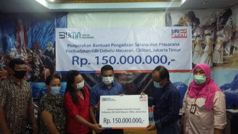 BRI Peduli melalui perwakilan Kantor Cabang Kramat Jati memberikan berupa Sarana dan Prasarana Peribadatan GBI Dabelsi Mayasari yang berada di Cililitan Kramat Jati Jakarta Timur, dengan nilai bantuan yang disalurkan sebesar Rp 150 juta.