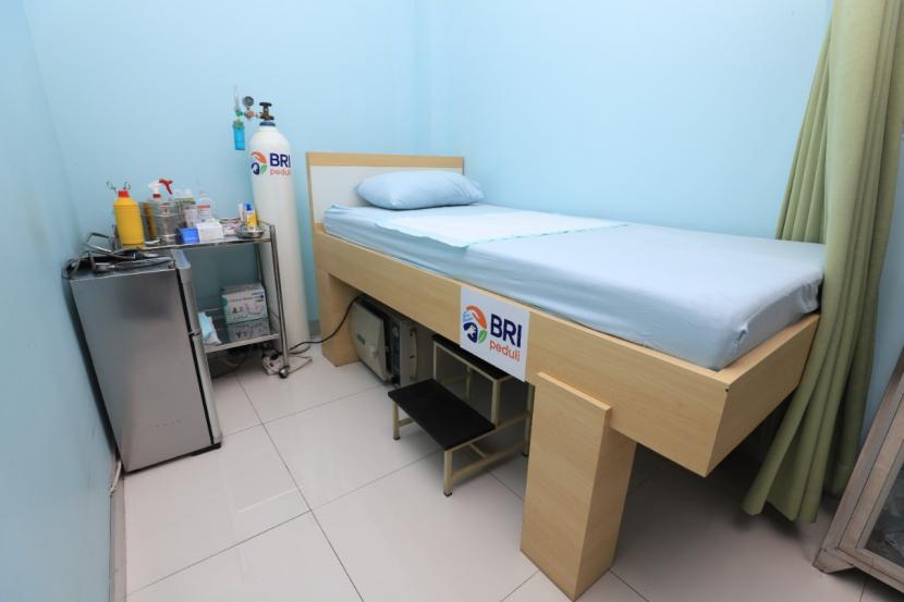 BRI terus mendukung Pemerintah dalam mempercepat pemenuhan kebutuhan layanan kesehatan dengan menyalurkan berbagai bantuan sarana prasarana pendukung Kesehatan yang dibutuhkan Rumah Sakit dalam rangka penanggulangan penyebaran Covid-19 di Indonesia.