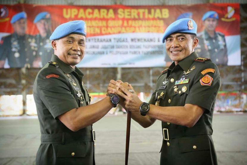 Brigjen Mohamad Hasan dan Brigjen Tri Budi Utomo saat serah terima jabatan (sertijab) Komandan Grup A Paspampres.