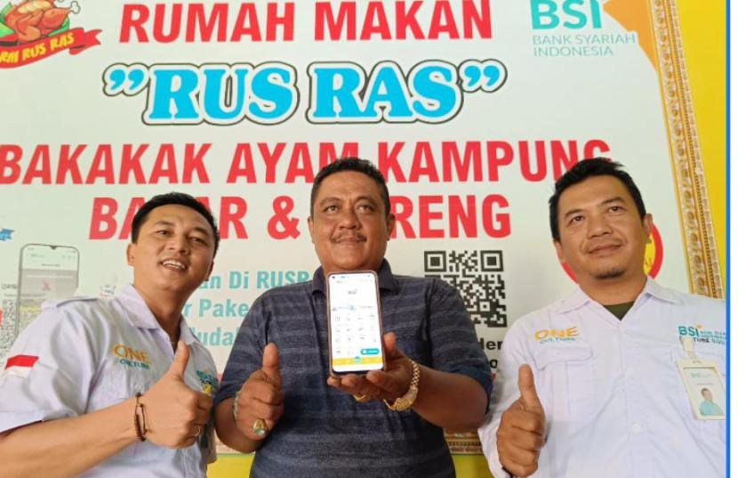 BSI Bantu Agus (45) pemilik Rumah Makan Rus Ras asal Majalengka, Jawa Barat.