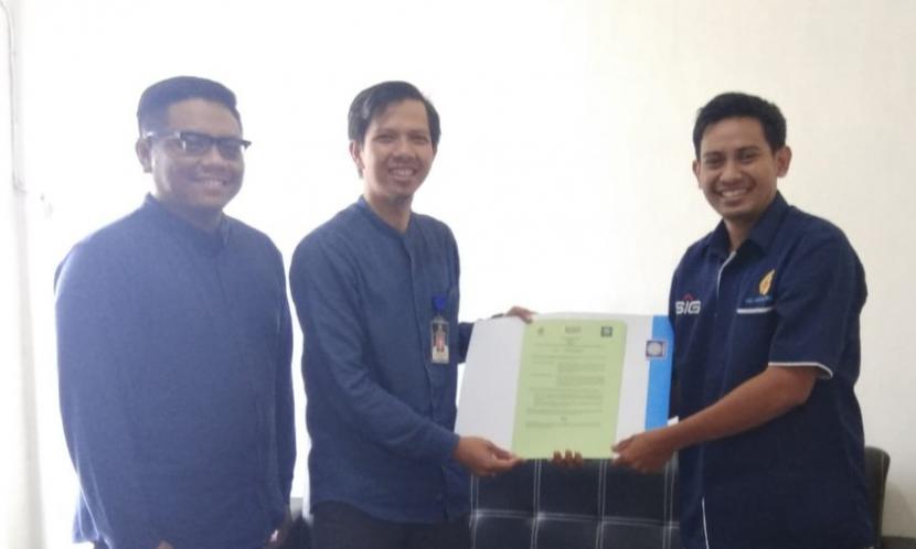 BSI Career Center (BCC) melakukan kerja sama dengan berbagai perusahaan di Pontianak. Seperti salah satunya kerja sama dengan PT Dua Agung, yang merupakan Distributor Semen Gresik di Kalimantan Barat.