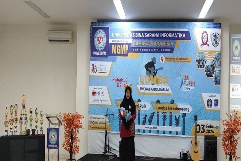 BSI FLASH 2024 berhasil menciptakan sinergi kolaborasi yang positif antara Musyawarah Guru Mata Pelajaran (MGMP) Bahasa Indonesia Kabupaten Sukabumi dan Universitas BSI (Bina Sarana Informatika) kampus Sukabumi, pada Sabtu (3/2/2024).