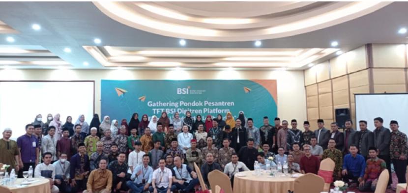 BSI Lampung bertemu dengan ponpes untuk sosialisasi digitalisasi keungan.