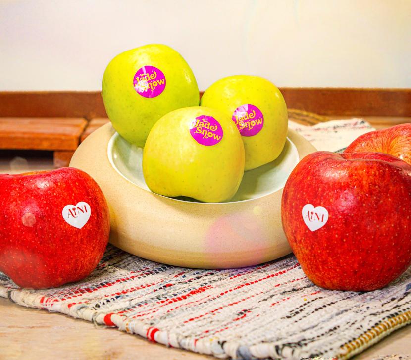 Buah apel dapat memperkuat sistem imunitas tubuh supaya tidak mudah sakit. 