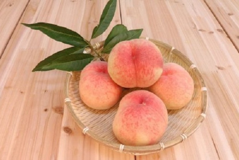 Tiga buah-buahan terbaik yang layak dikonsumsi penderita diabetes tipe 2 yakni persik, plum, dan nektarin. (ilustrasi)