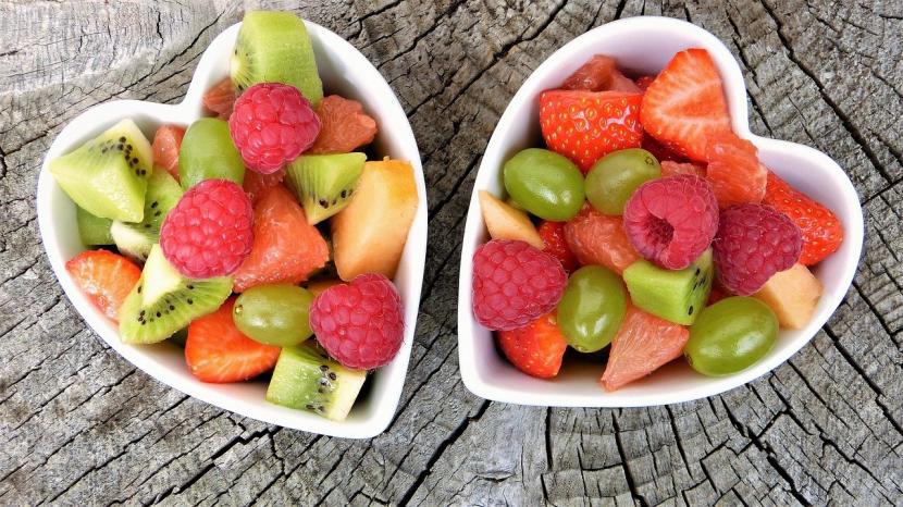 Buah-buahan aneka warna (ilustrasi). Buah berperan penting karena ragam kandungan vitamin, mineral, serat pangan, dan antioksidannya dapat membangun dan mengoptimalkan sistem daya tahan tubuh.