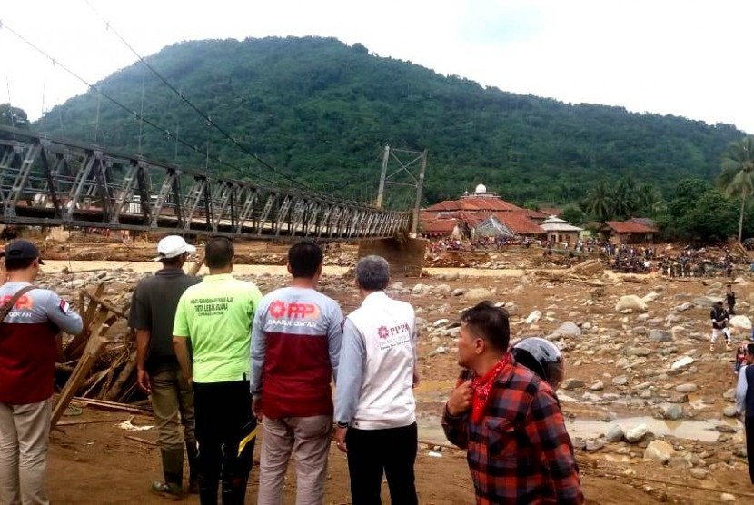 Bukan hanya di Jabodetabek, SIGAB juga mendistribusikan bantuan ke sejumlah daerah di Indonesia yang dilanda banjir bandang 