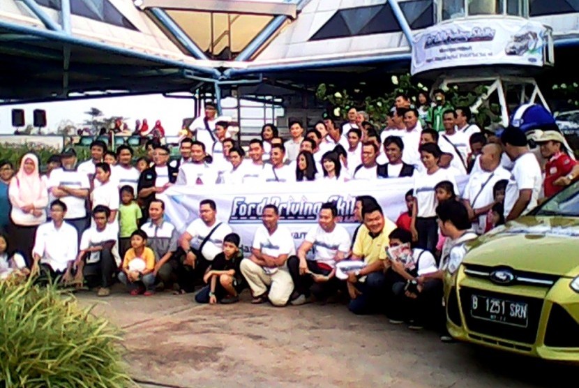 Bukber Safety Drive ala Ford Driving Skill For Life.