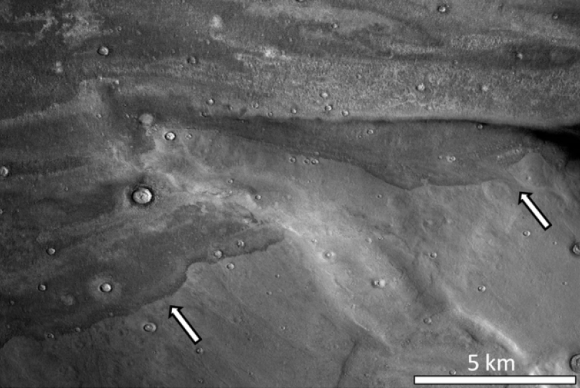 Bukti yang diduga bekas tsunami di Mars.