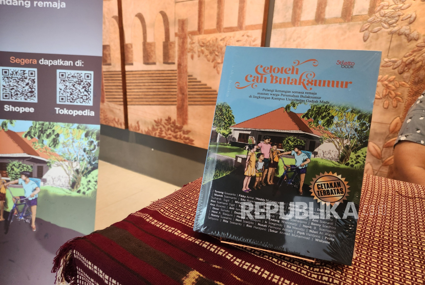 Buku Celoteh Cah Bulaksumur resmi diluncurkan di Museum UGM, Sabtu (13/9/2025). Antologi ini dihimpun dari 41 penulis, berisi 93 esai dalam 412 halaman, dan diterbitkan oleh Stiletto Book pada 1 Agustus 2025.  