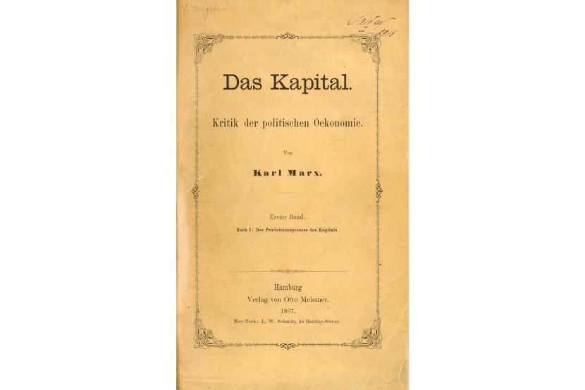 Buku Das Kapital karya Karl Marx.