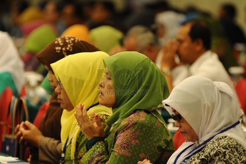 Buku panduan tuntunan menuju keluarga Sakinah di perlihatkan dalam pameran rapat koordinasi nasional Badan Kependudukan dan Keluarga Berencana Nasional ((BKKBN) di Jakarta, Selasa (25/3).