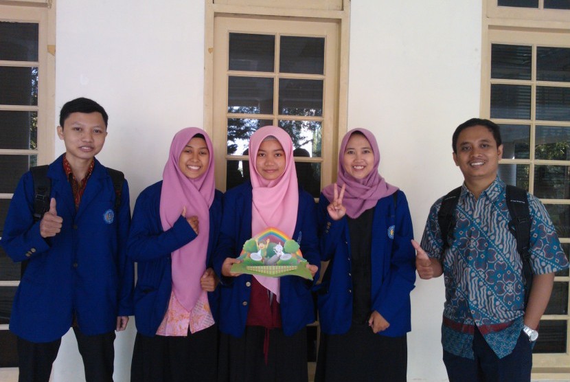  Buku pop up karya sekelompok mahasiswa Universitas Negeri Yogyakarta (UNY) yang mengajarkan kesantunan berbahasa.