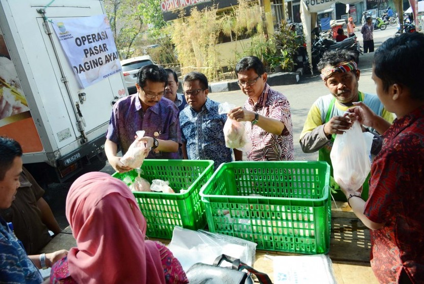 Operasi pasar Daging Ayam