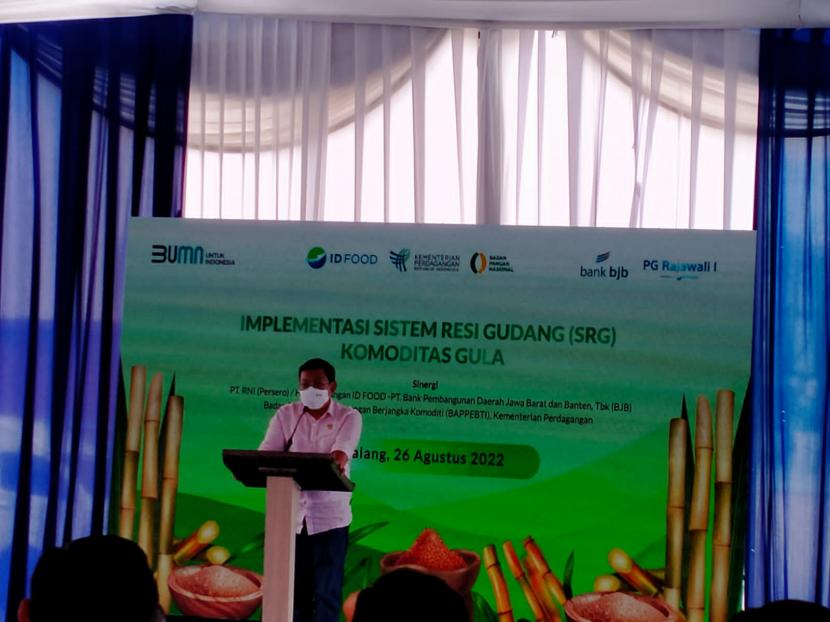 BUMN Holding ID Food merealisasikan implementasi Sistem Resi Gudang (SRG) komoditas gula pertama di Indonesia. Realisasi ini secara terpusat dilaksanakan di Pabrik Gula (PG) Krebet, Kabupaten Malang, Jawa Timur, Jumat (26/8/2022). 