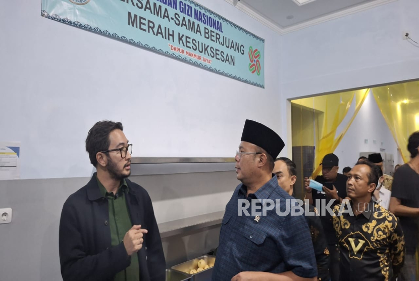 Bupati Bandung Barat, Jeje Ritchie Ismail (kiri) Bersama Wakil Ketua DPR RI Cucun Ahmad Syamsurijal.
