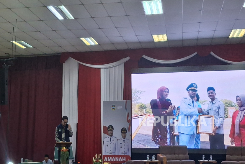 Bupati Bandung Barat Jeje Ritchie Ismail Menghadiri Rapat Koordinasi Koperasi Desa Merah Putih (KDMP) Kabupaten Bandung Barat, Jumat (5/12/2025).