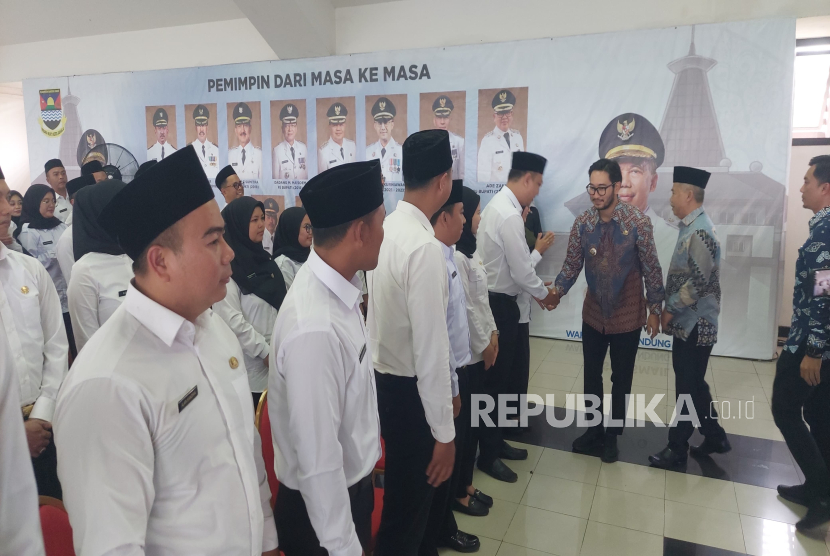 Cerita Sopir Ambulans di Bandung Barat dapat SK P3K Paruh Waktu Diusia Senjanya