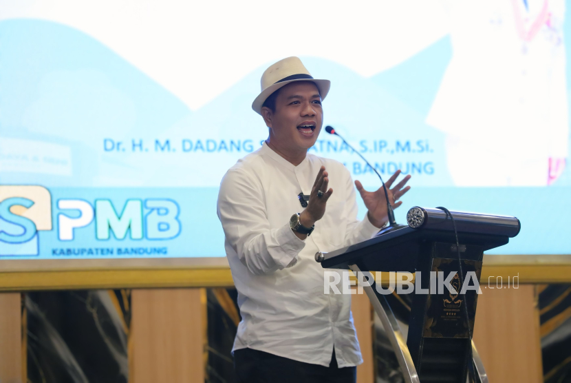 Bupati Bandung Dadang Supriatna membuka Kick Off Penerimaan Murid Baru Kabupaten Bandung jenjang TK, SD, dan SMP tahun ajaran 2025/2026 di Sutan Raja Hotel, Soreang, Kamis (22/5/2025).