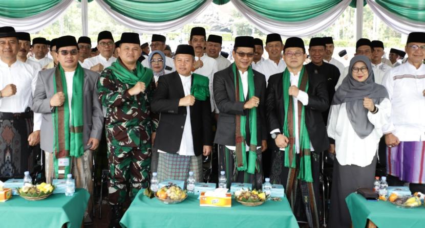 Bupati Bandung, Dadang Supriatna turut menyatukan suara dengan seluruh komponen masyarakat di Kabupaten Bandung dalam merayakan HSN 2023.