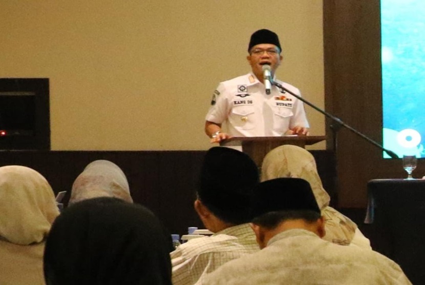 Bupati Bandung HM Dadang Supriatna hadiri rapat koordinasi (rakor) persiapan pemberangkatan calon jamaah haji Kabupaten Bandung tahun 1445 M/2024 H di Hotel Grand Sunshine Soreang, Rabu (8/5/2024).