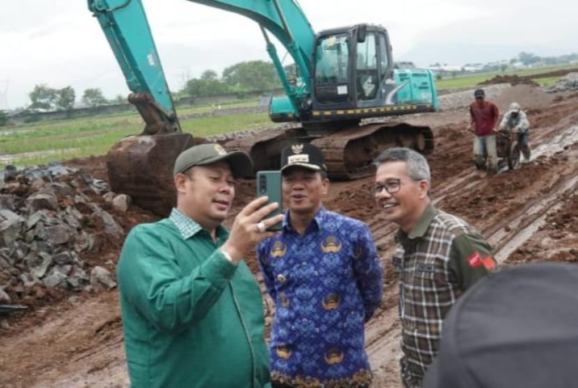 Anggota Komisi III DPR RI Cucun Ahmad Syamsurijal (kiri) menilai pentingnya peran desa untuk menentukan pembangunan negara. (ilustrasi)